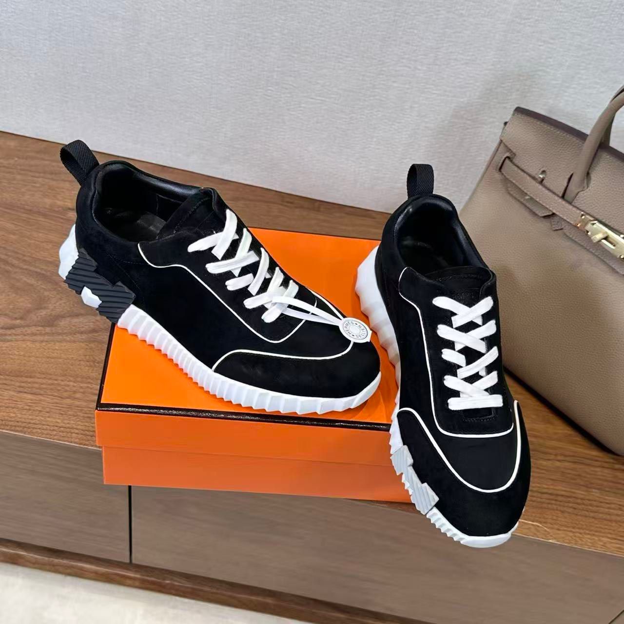 Sneakers HE
