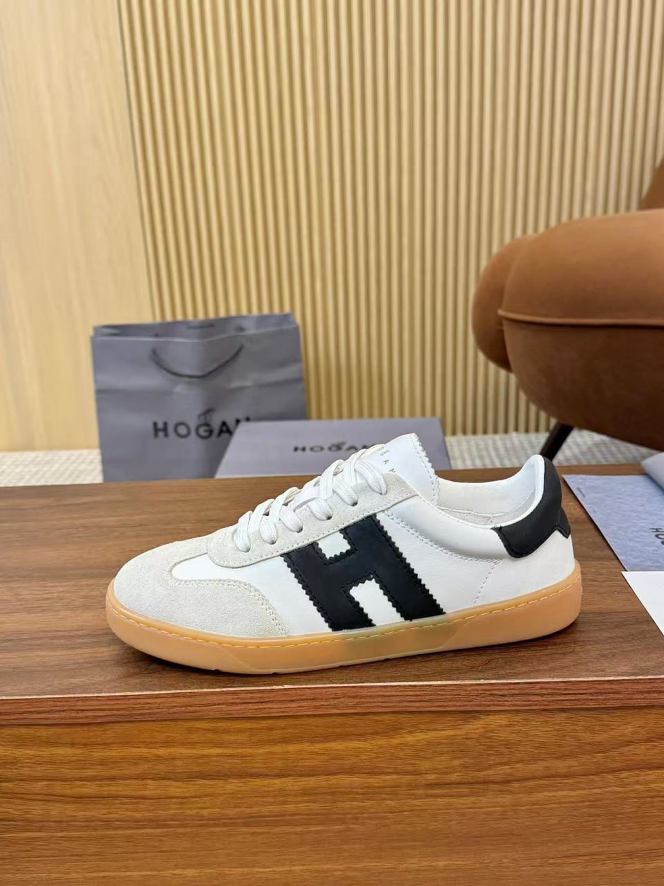 Sneakers H