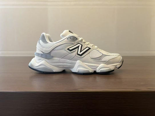 New Balance 9060 bianca con N Blu