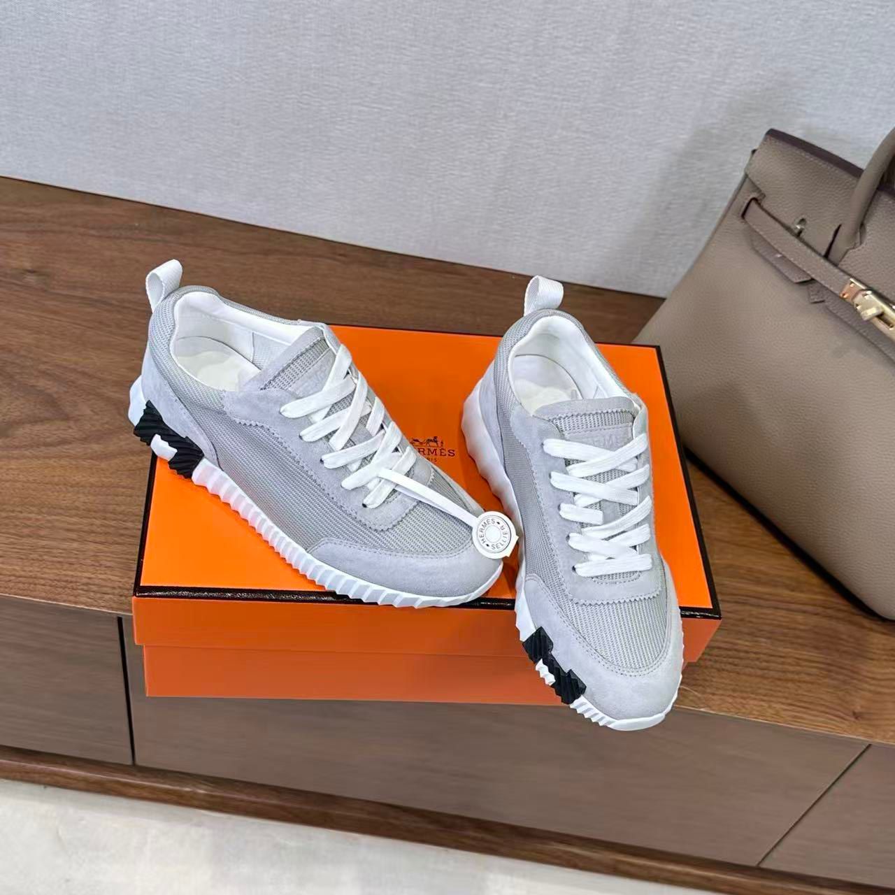 Sneakers HE