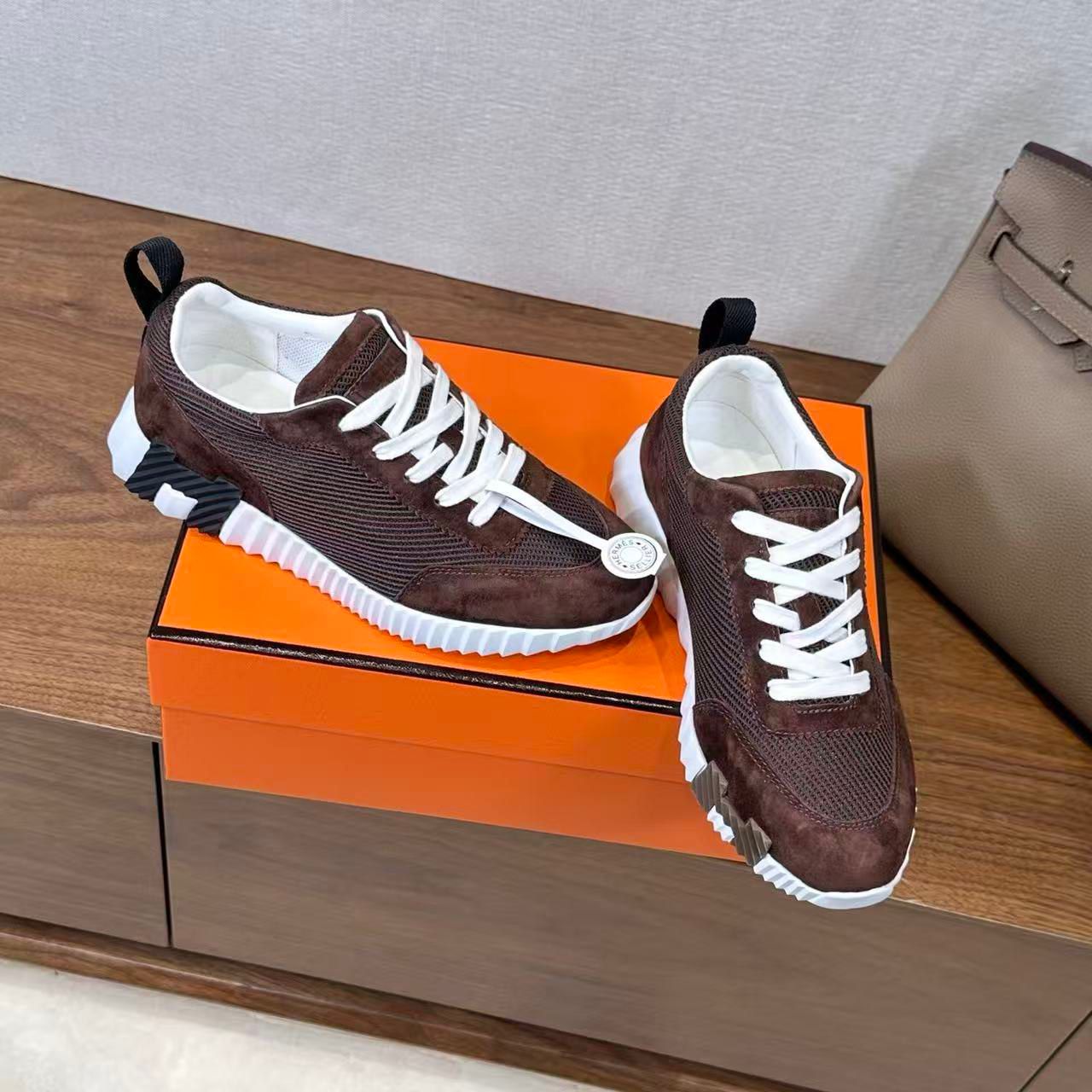 Sneakers HE